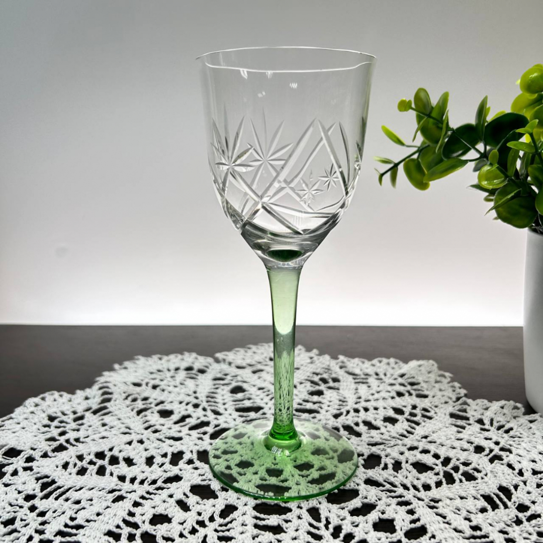 Бокалы из хрусталя с цвет ножками, алмазная грань руч работы. Винтаж. Цена за пару. Скол. Картинка 9